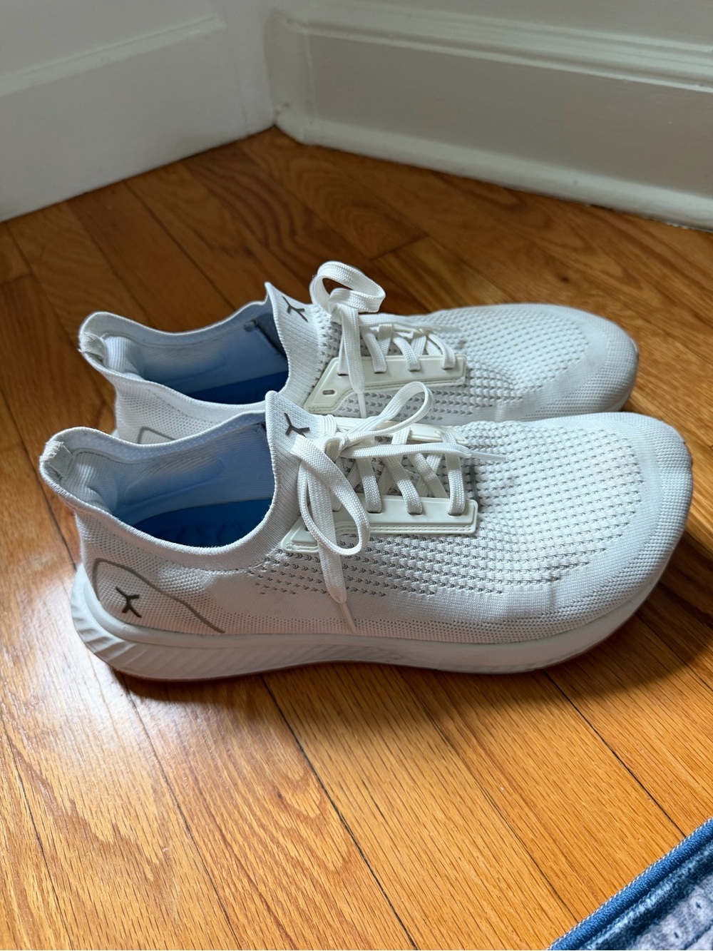 Flux Adapt Runner Lightweight White Minimalist Running Shoes Men’s Size 10.5
